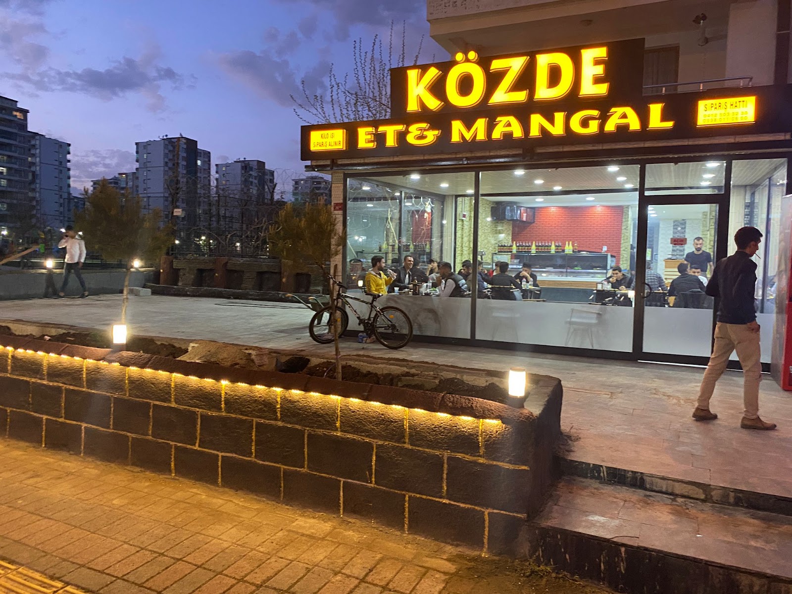 KEBAPÇI MUSTAFA USTA Közde Et & Mangal — fotoğraf 1