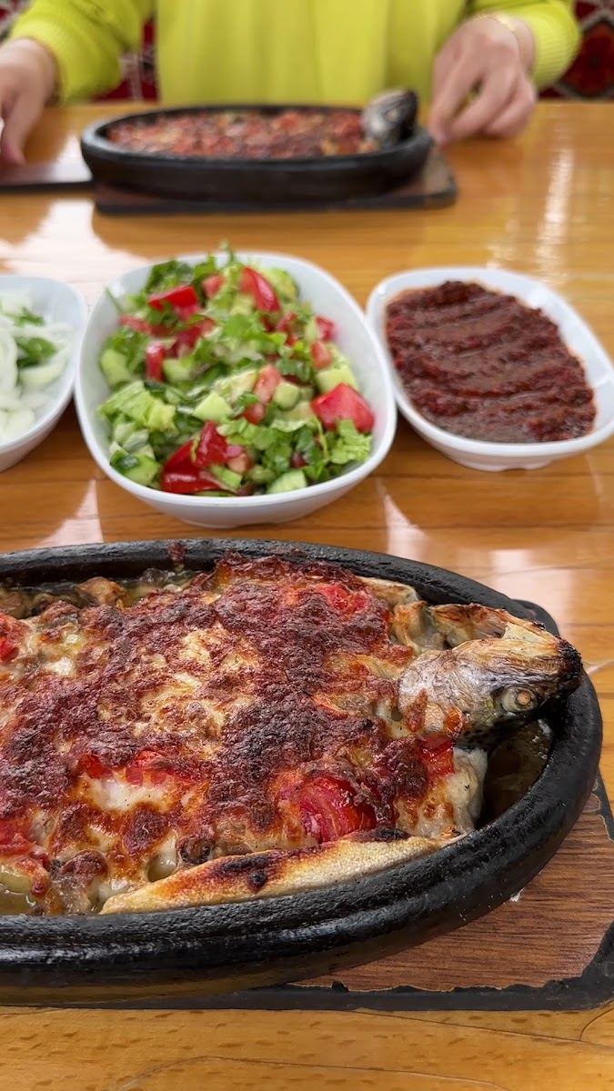 Kemah Alabalık Restaurant ve Aile Çay Bahçesi — fotoğraf 3