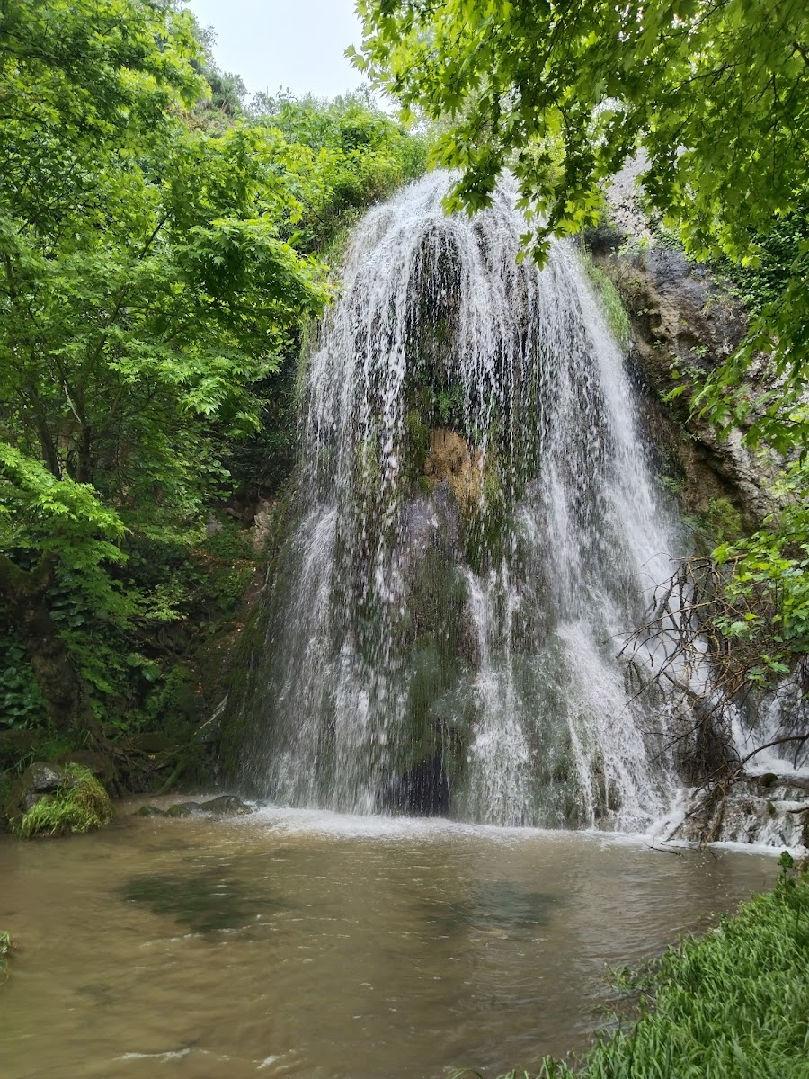 Kinik Şelalesi — fotoğraf 1