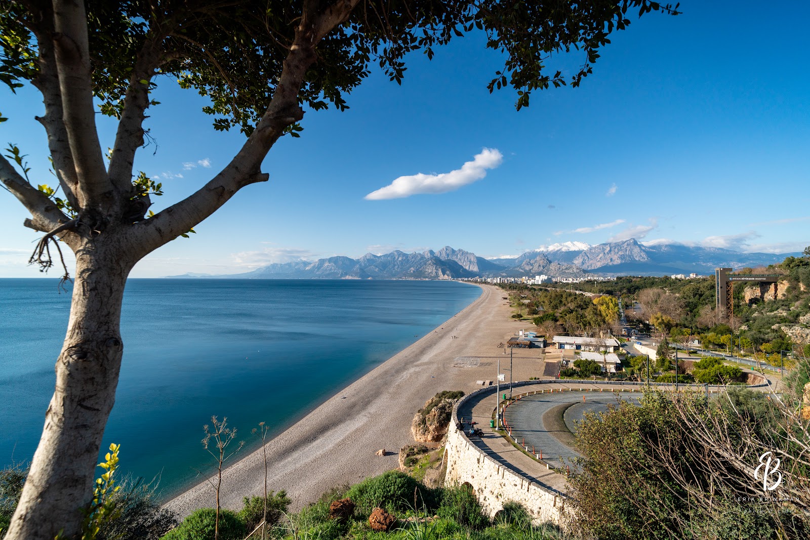 Konyaaltı Varyant Büyük Seyir Terası - Panaromic View — fotoğraf 1