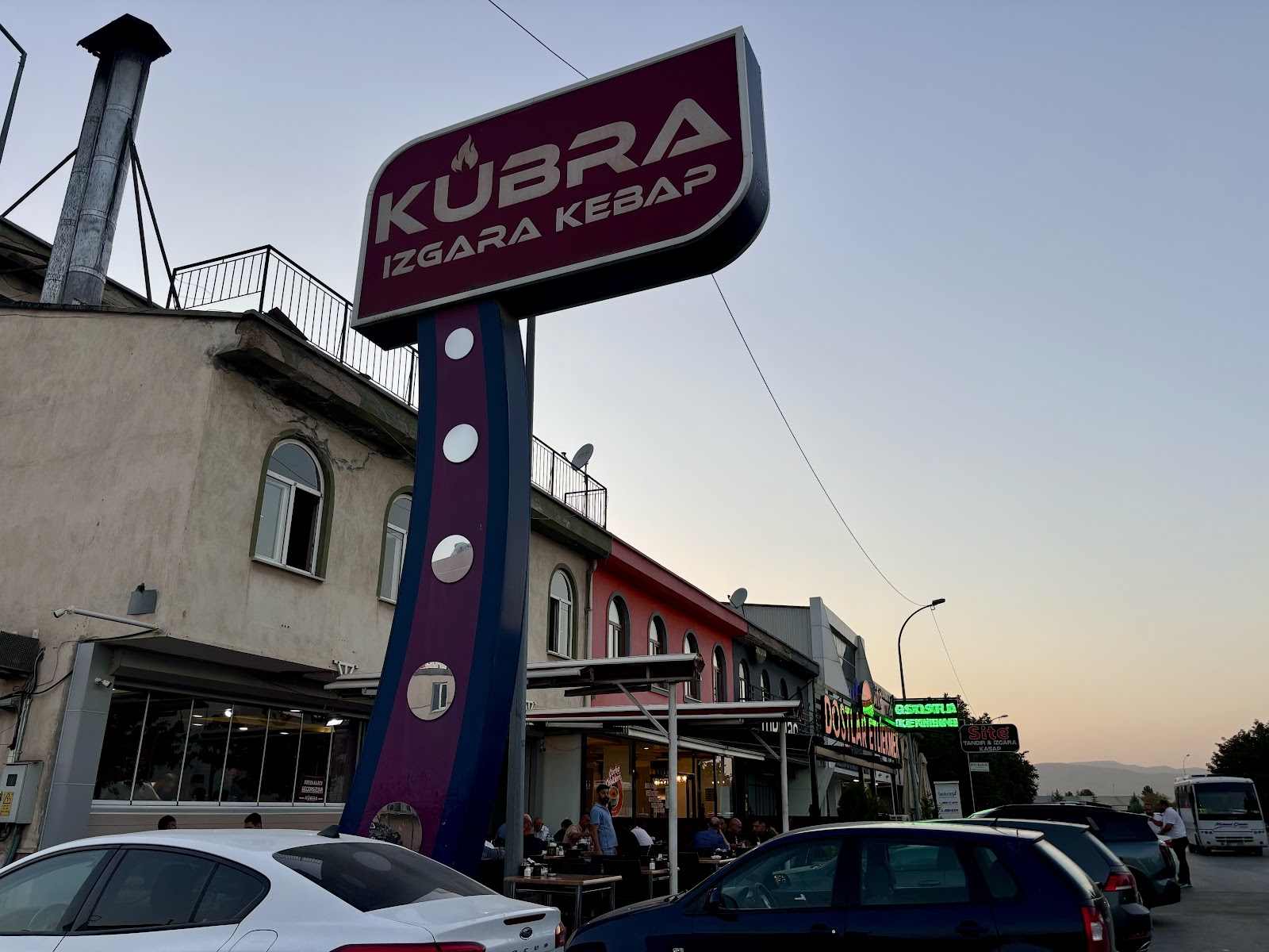 Kübra Izgara Kebap — fotoğraf 1