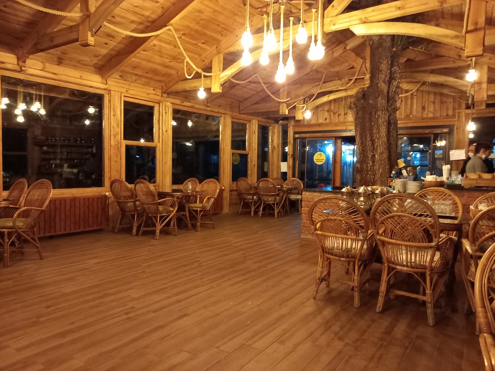 Laşet Canlı Alabalık Tesisleri Restoran — fotoğraf 4