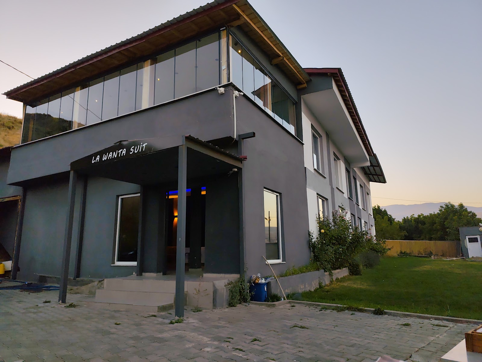 LAVANTA SUİT — fotoğraf 1