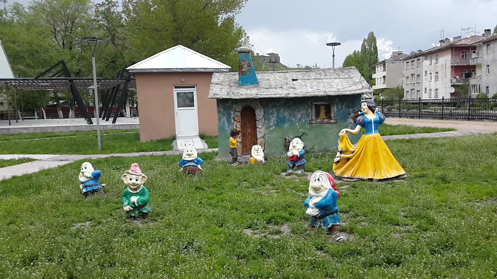 Masal Parkı — fotoğraf 3