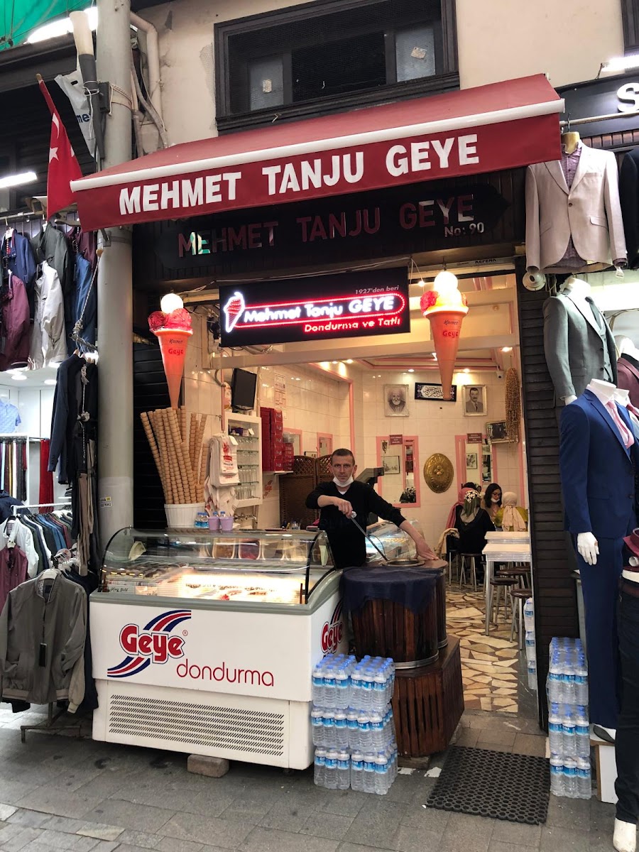 Mehmet Tanju Geye Dondurma — fotoğraf 1