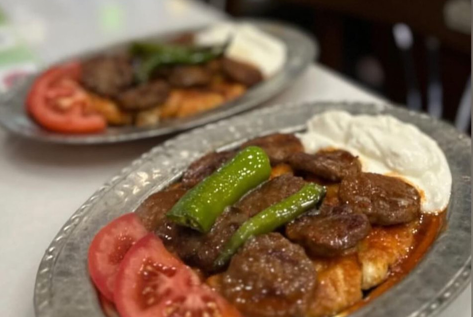 Mert Döner Pideli Köfte ::kebapci Kazim usta — fotoğraf 2