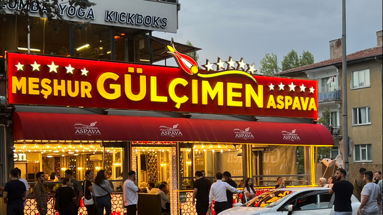 Meşhur Gülçimen Aspava Esat — fotoğraf 1