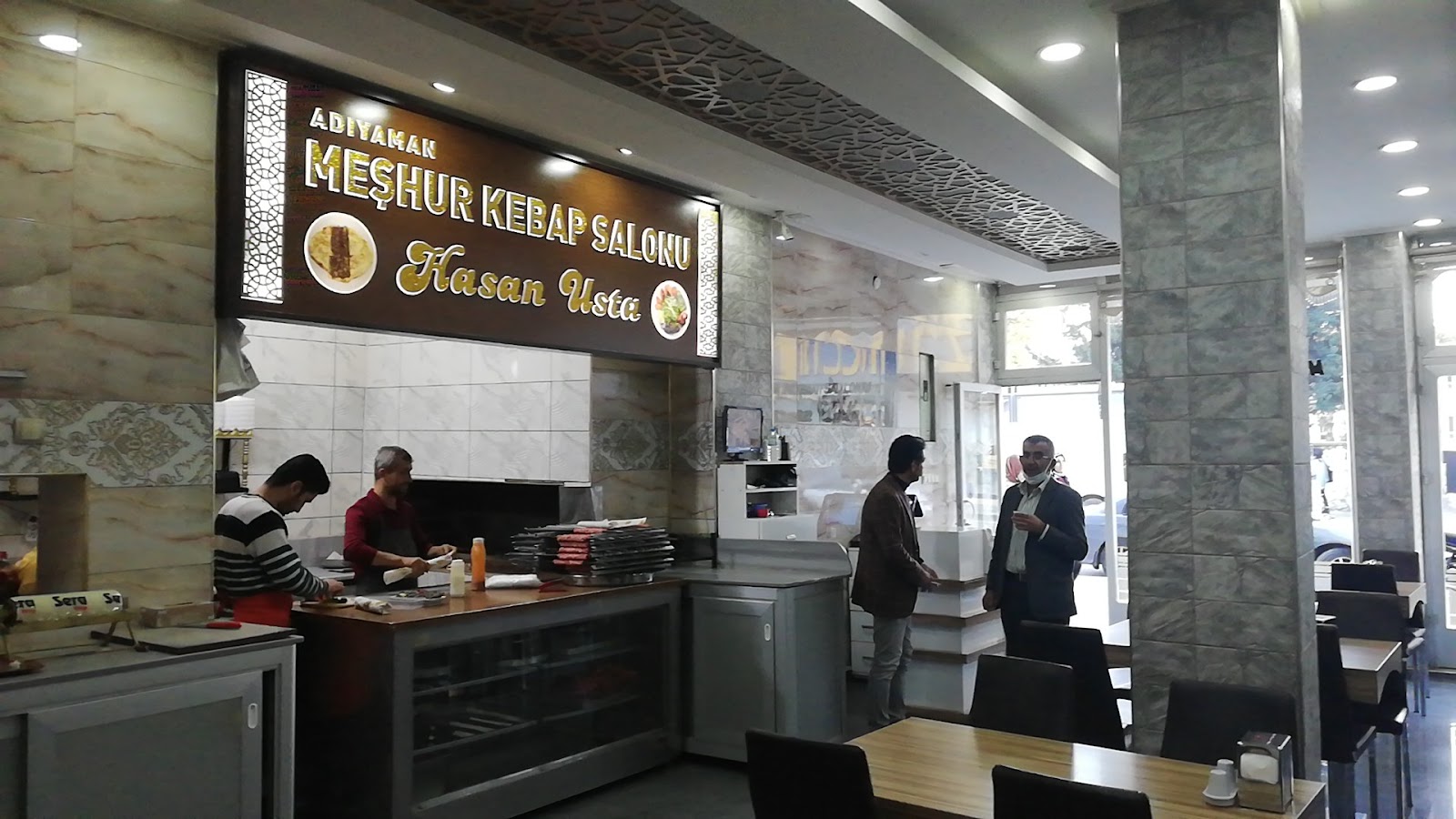 Meşhur Kebab Salonu Hasan Usta — fotoğraf 1