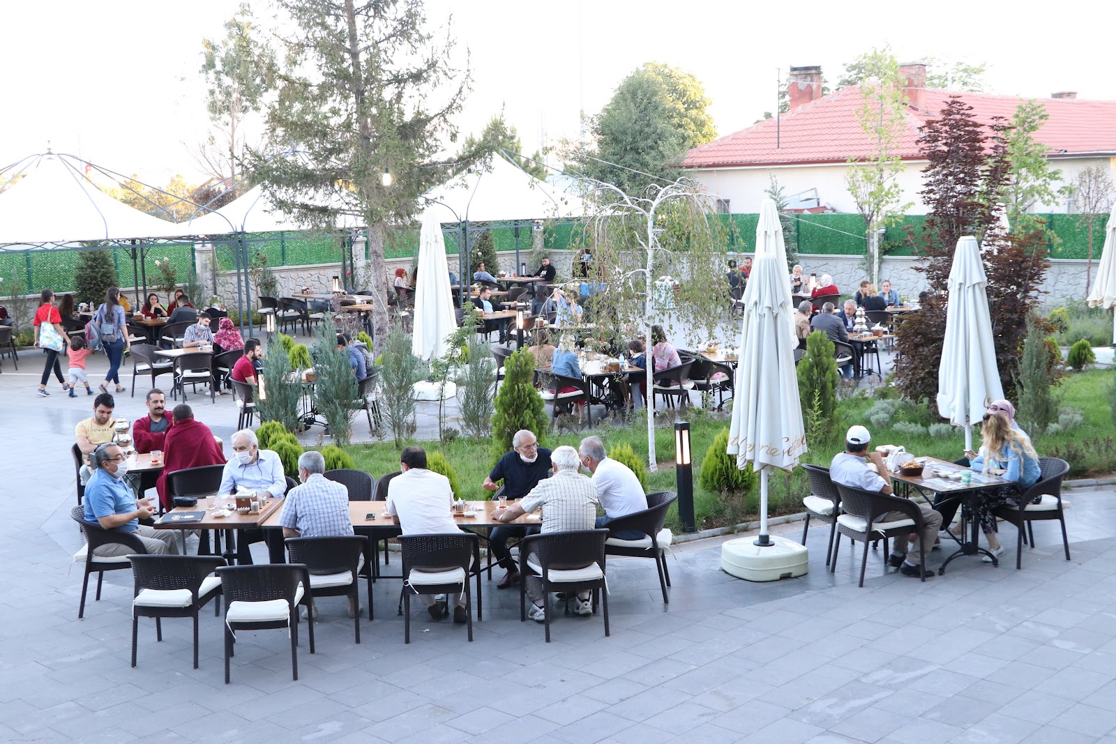 Meva Kafe-Restoran — fotoğraf 1