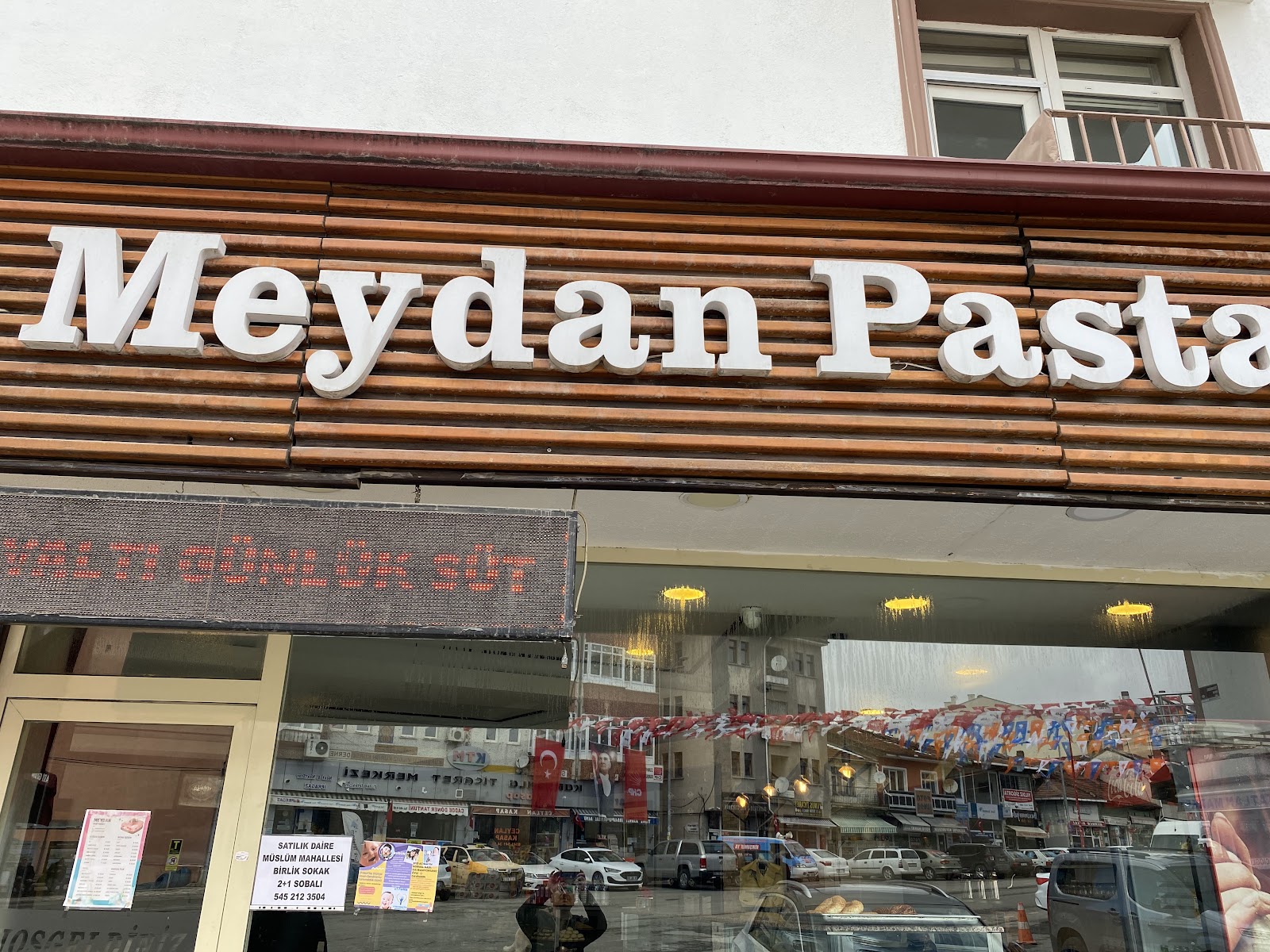 Meydan Pastanesi — fotoğraf 1
