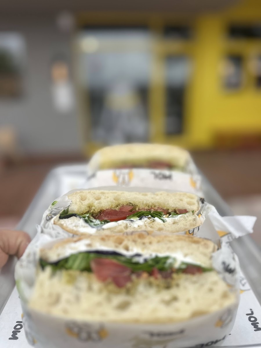 Mol Fırın - Sandviç & Tatlı — fotoğraf 3