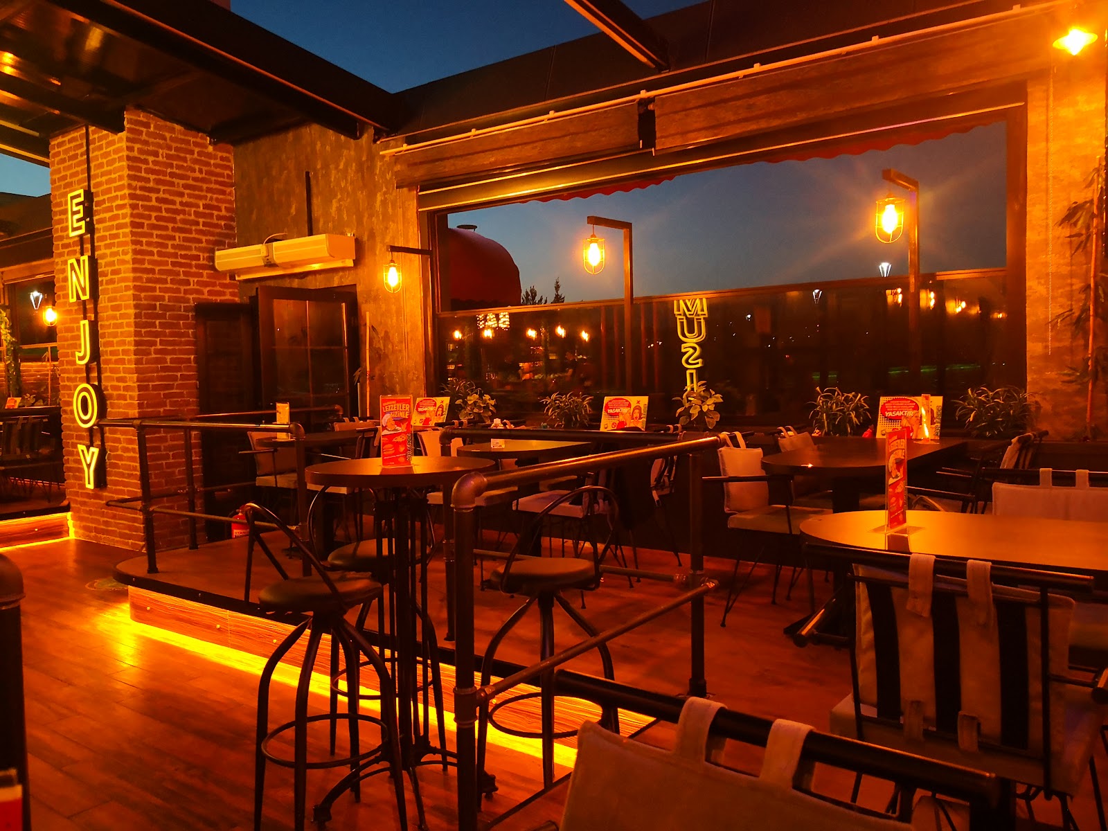 Mr. Frog Pub Bistro — fotoğraf 4