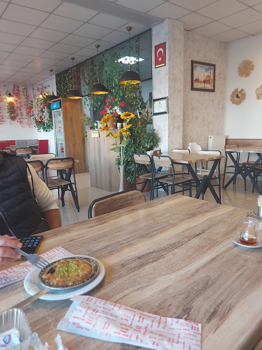 Neriman Usta Konya Mutfağı - Etliekmek Izgara — fotoğraf 5