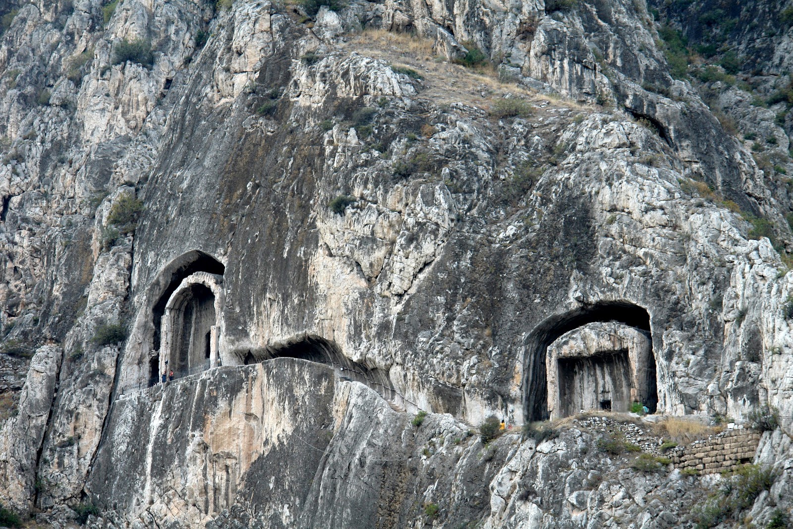 Pontus Kralları Kaya Mezarları