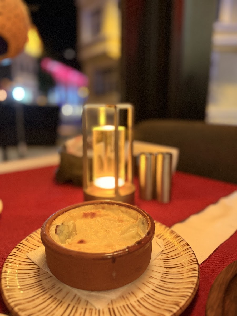 Rainbow fish & meat restaurant — fotoğraf 10