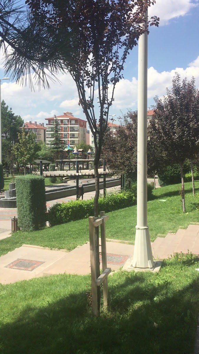 RÜSTEM EREN PARKI — fotoğraf 2