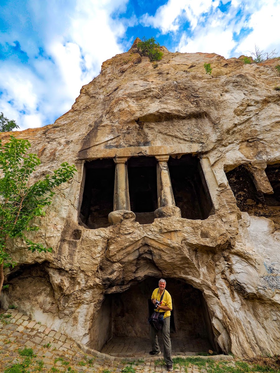 Sagopa Kajmer Kaya Mezarları — fotoğraf 1