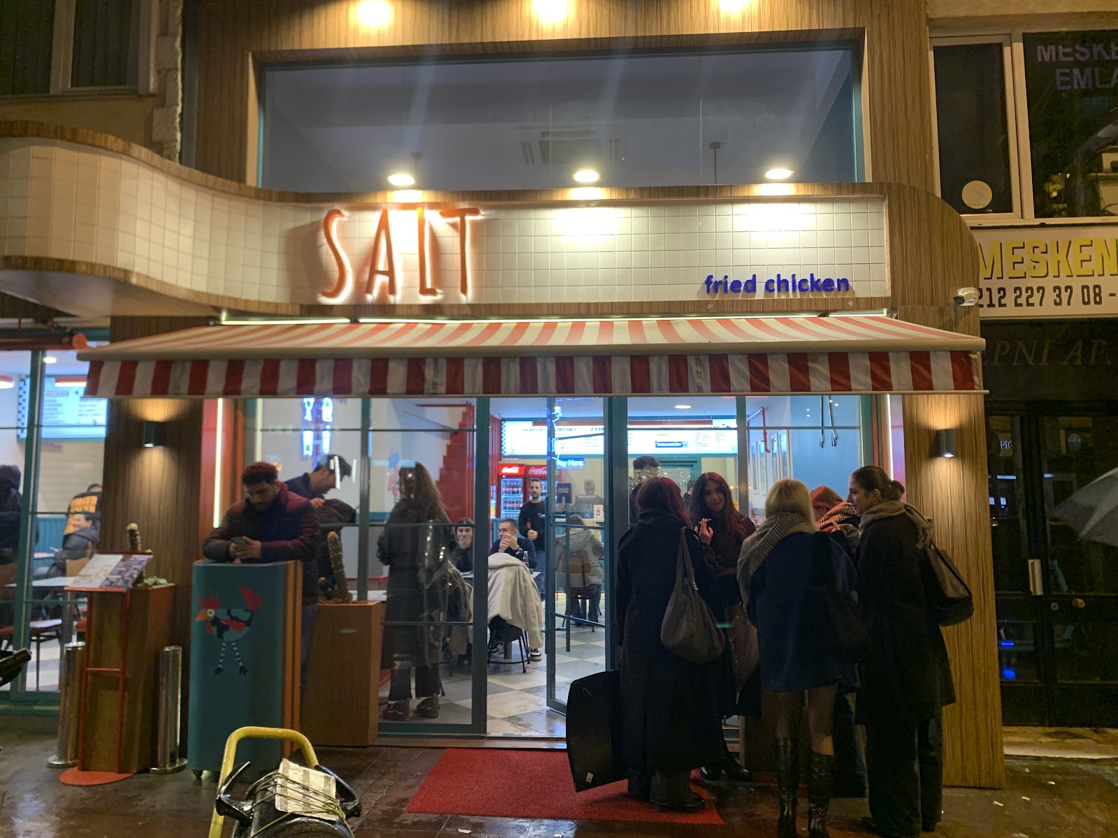 Salt Fried Chicken Akaretler — fotoğraf 1