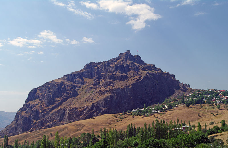 Şebinkarahisar Kalesi — fotoğraf 1