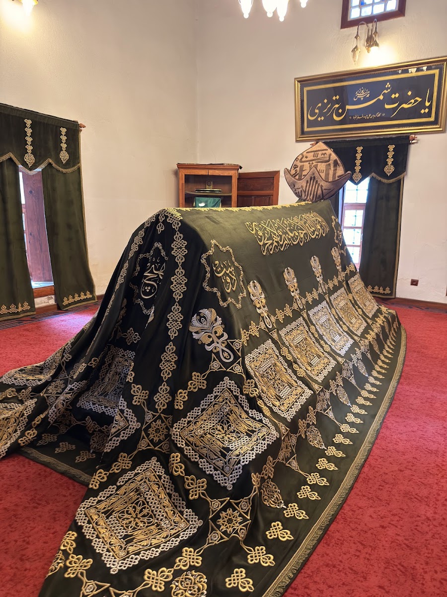 Şemsi Tebrizi Camii ve Türbesi — fotoğraf 2