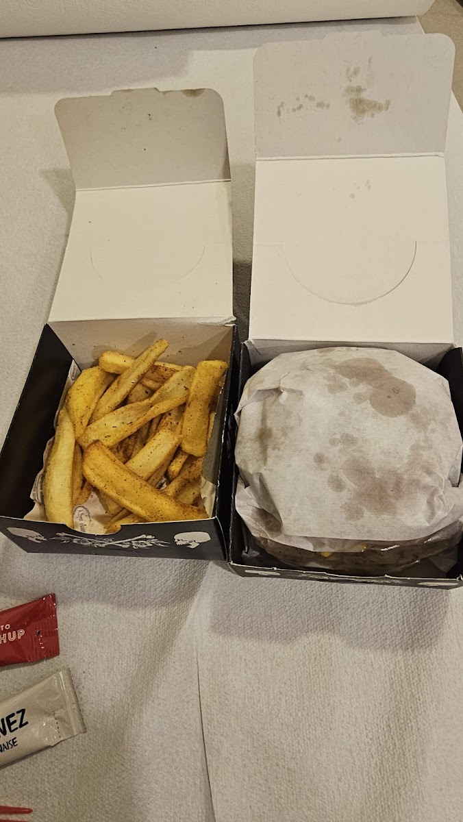 Skully's Burgers — fotoğraf 2