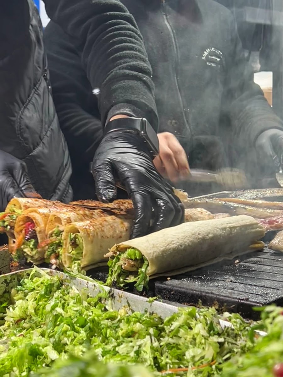 Sokak Lezzeti Tarihi Balık Dürümcü Mehmet Usta — fotoğraf 3