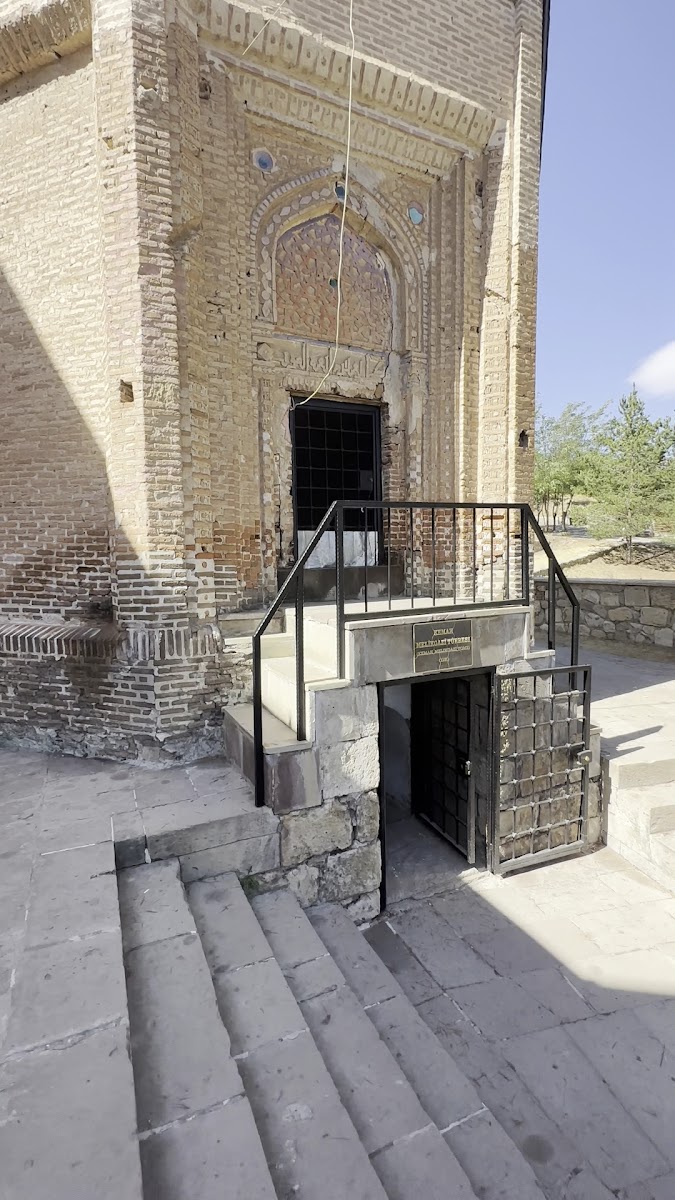 Sultan Melik Türbesi — fotoğraf 3