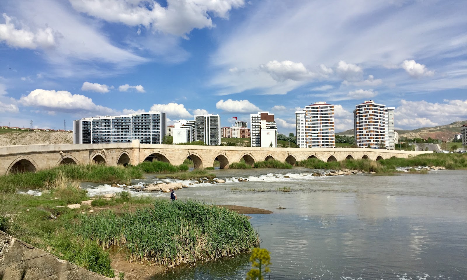 Tarihi Eğri Köprü