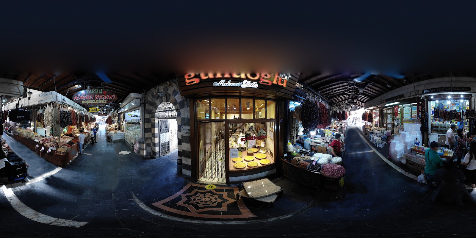 Tarihi Elmacıpazarı Güllüoğlu Baklava — fotoğraf 9