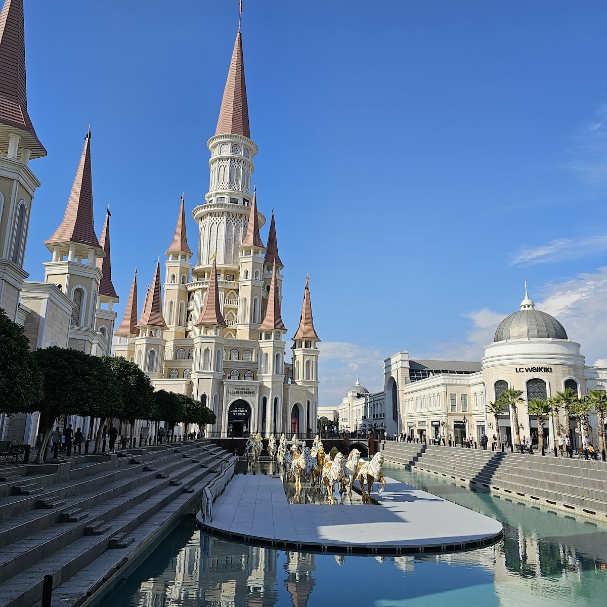The Land of Legends Tema Park — fotoğraf 1