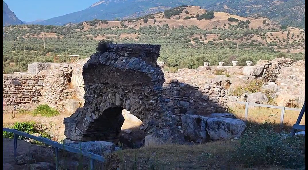 Tralleis Antik Kenti Kazı Alanı — fotoğraf 3