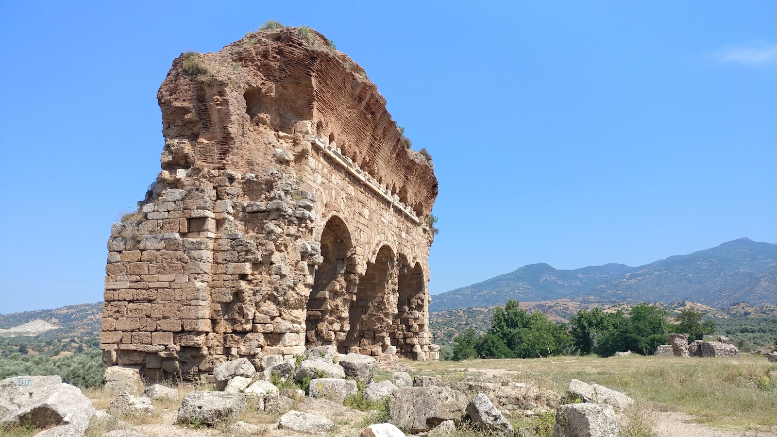 Tralleis Antik Kenti Kazı Alanı — fotoğraf 4