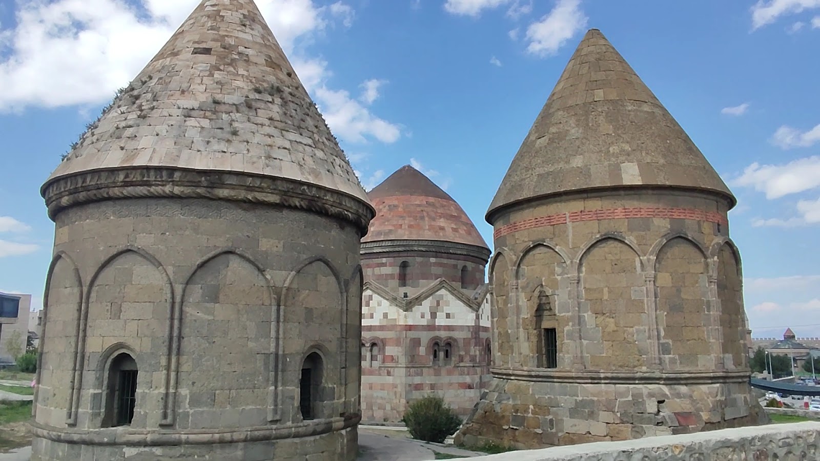 Üç Kümbetler — fotoğraf 3