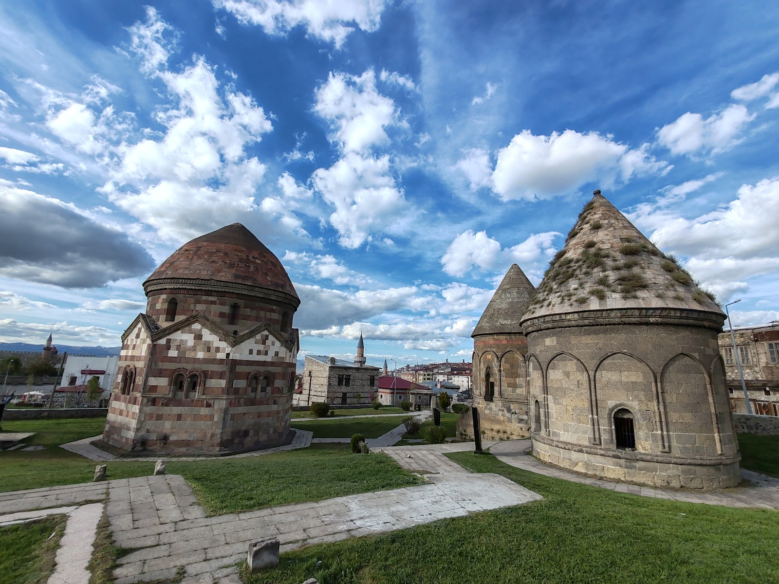 Üç Kümbetler — fotoğraf 4