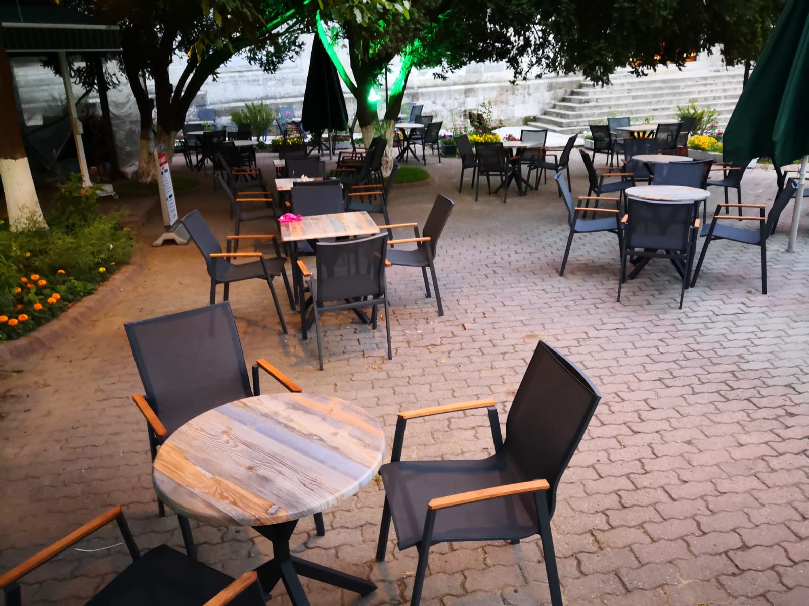 Üç Şerefeli (Burmalı) Camii Çay Bahçesi — fotoğraf 1