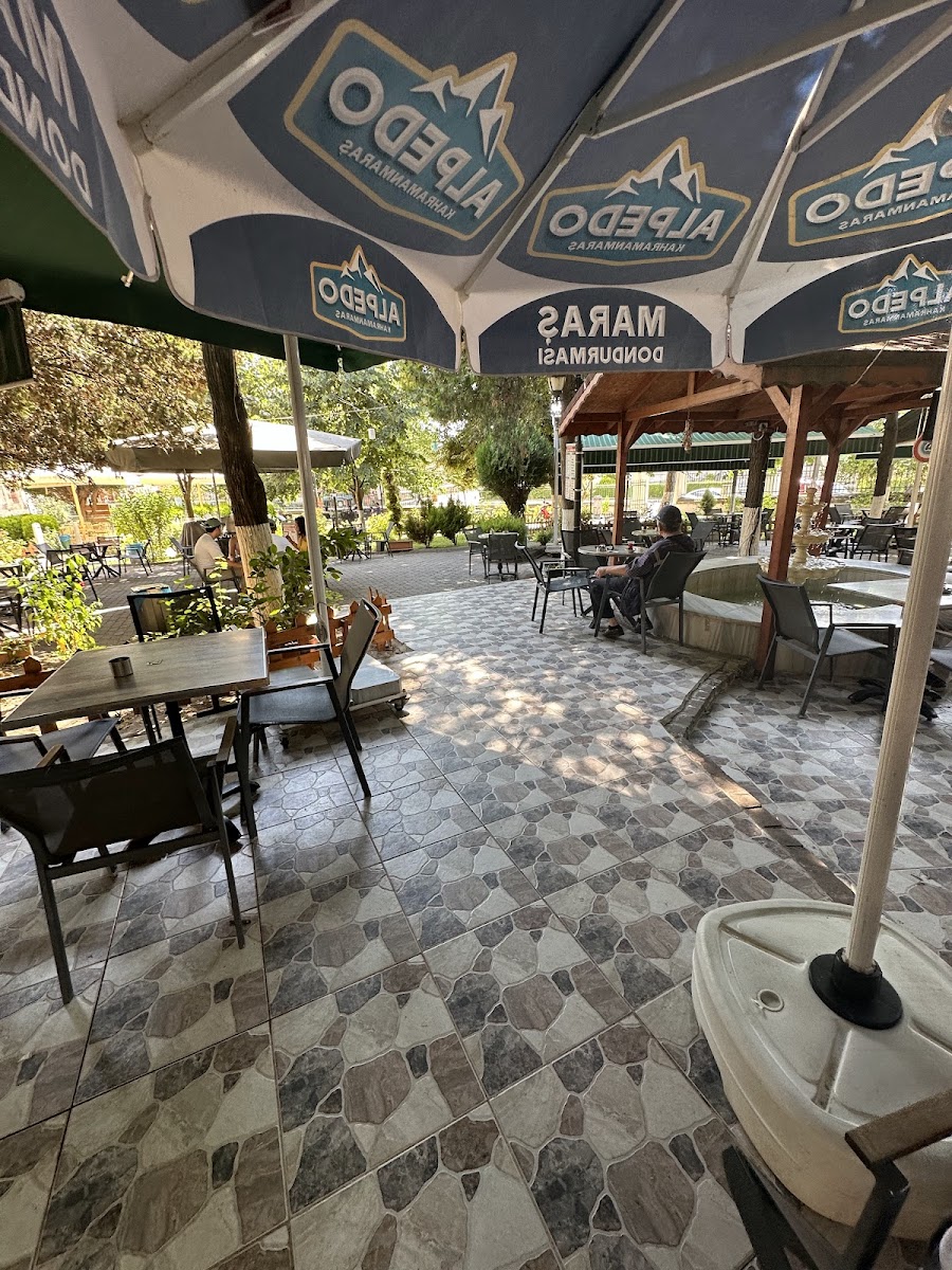 Üç Şerefeli (Burmalı) Camii Çay Bahçesi — fotoğraf 5