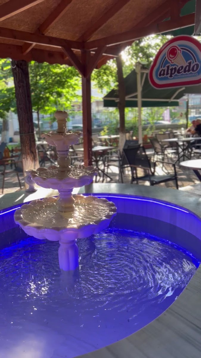 Üç Şerefeli (Burmalı) Camii Çay Bahçesi — fotoğraf 6