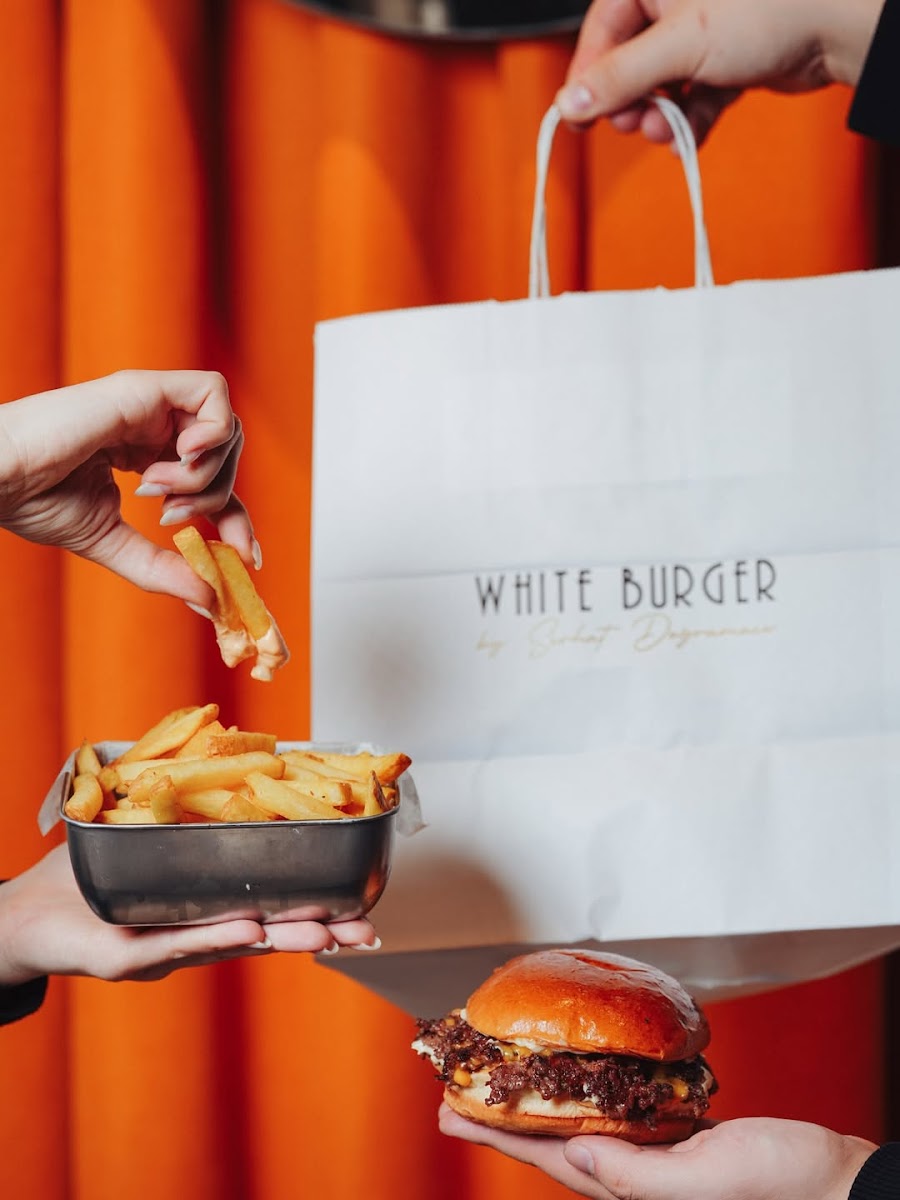 White Burger By Serhat Doğramacı Ankara Yenimahalle — fotoğraf 5