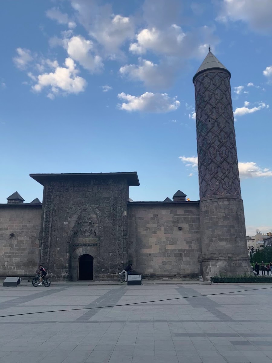 Yakutiye Medresesi — fotoğraf 3