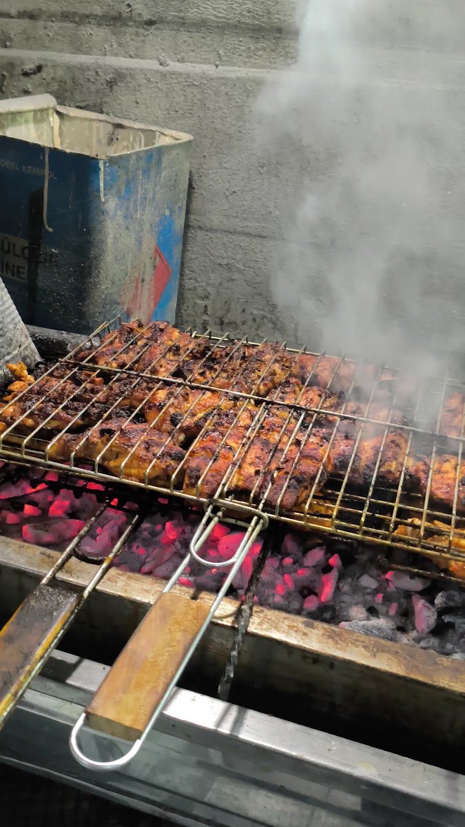 Yenişehir Kayapınar gaziler metropol Diclekent Kilo İşi Tavuk ve Kebap ciger pişirme Meşhur Seyfullah Usta — fotoğraf 3